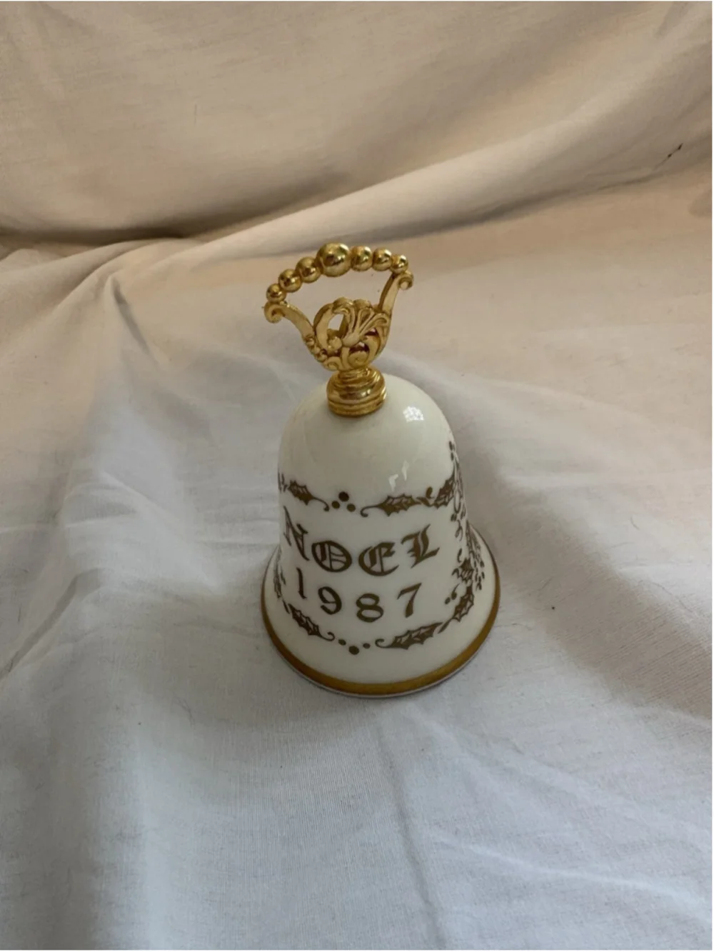 Gotham Noel Christmas Bell Fine China W/gold-tone Handle Vintage. 1051